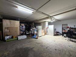 E9 Premium (D27), Factory #633723181